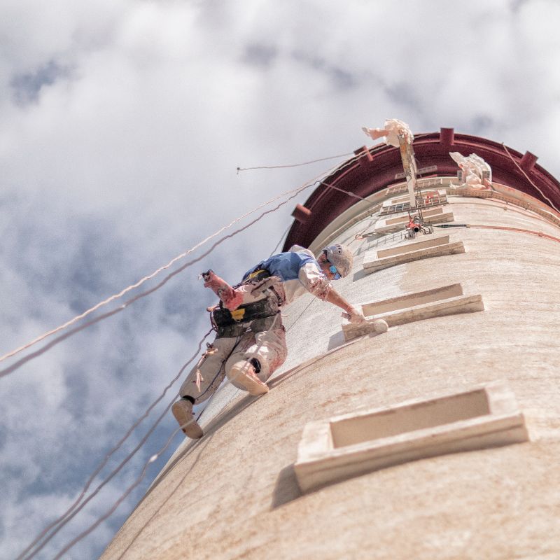 En 2018, des travaux d’envergure ont été réalisés par les Phares et Balises pour repeindre la tour et rénover le garde-corps au sommet, avec l’appui d’hélicoptères et d’équipes spécialisées.