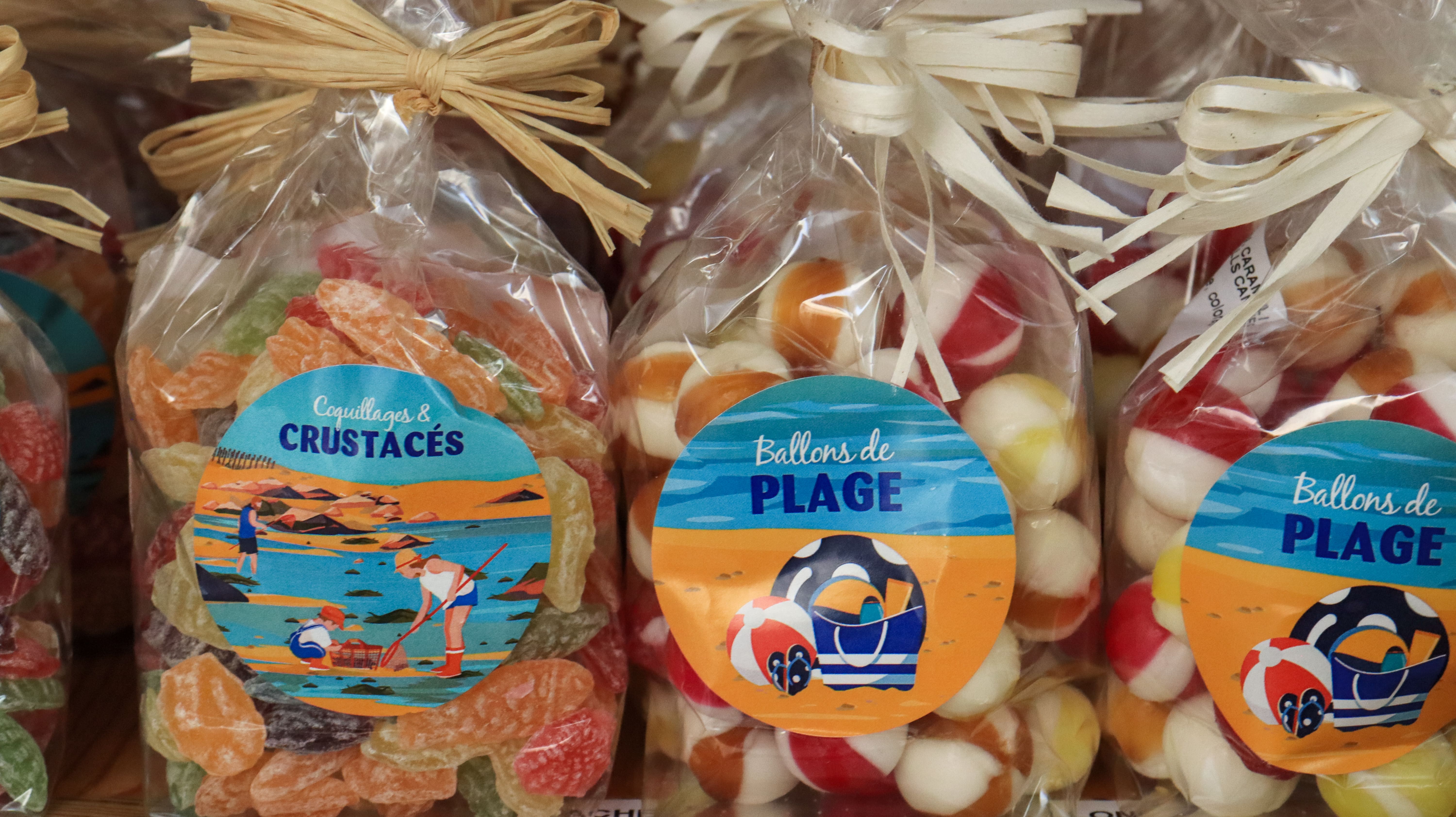 Matelot, tu as besoin de provisions pour le voyage ?

Nos douceurs sucrées sont de véritables trésors pour les becs sucrés : un festival de gourmandises qui ravira ton équipage !
Parfait pour accompagner ton café du matin ou pour un goûter qui te replonge en enfance.

