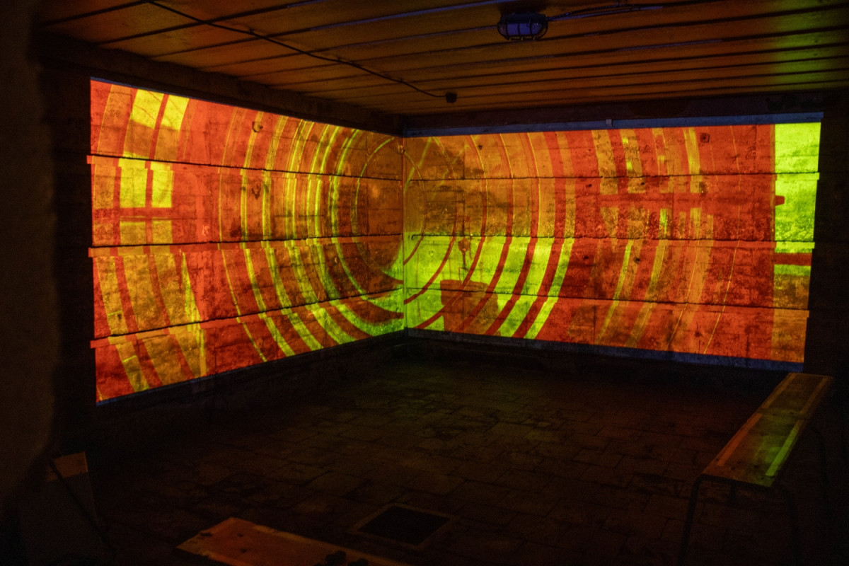 Dans la dernière salle, on vous réserve un moment magique, un film contemplatif vous emmène dans les entrailles de la lanterne, au coeur de la célèbre lentille de Fresnel. 