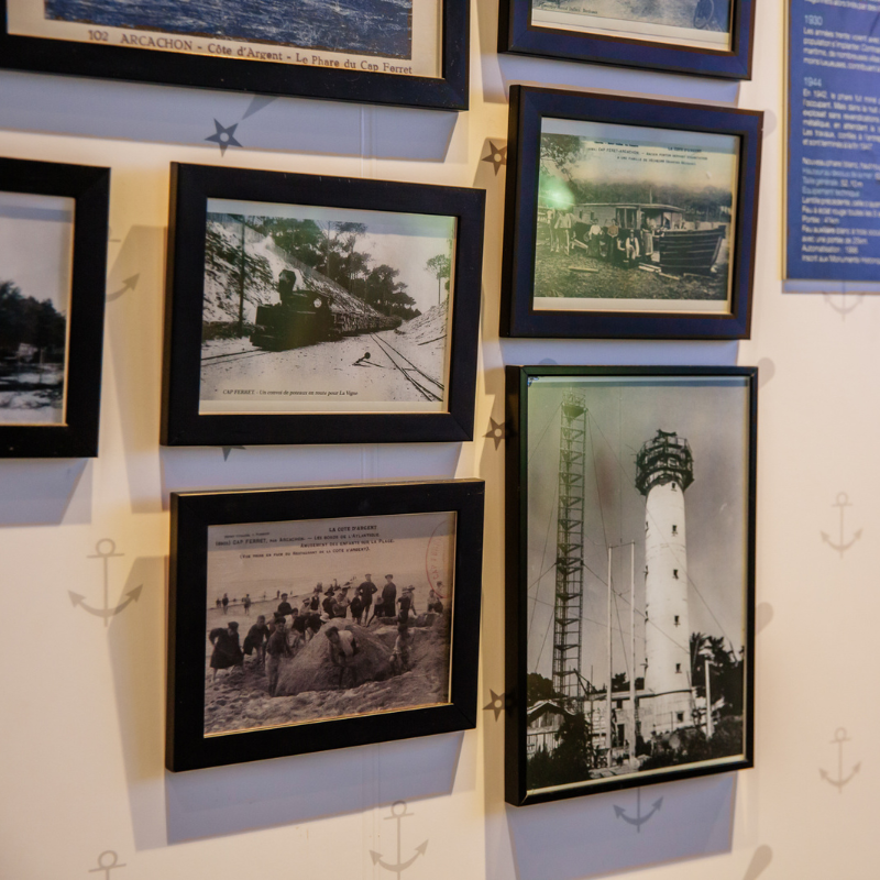 Ici vous découvrirez l’histoire du Phare sur la presqu’île du Cap Ferret, l’architecture de l’édifice et son fonctionnement technique au travers d’animations en 3D.