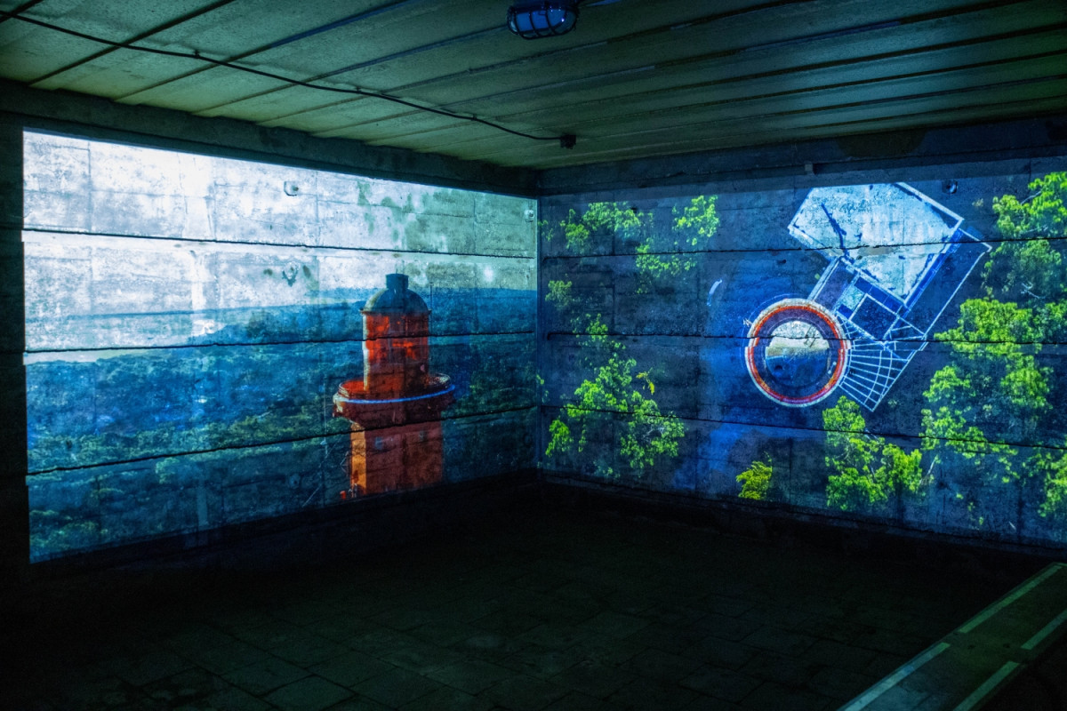 Vous verrez cette merveille d'ingénierie sous un nouveau jour, éclairant non seulement les marins mais aussi votre imagination. c'est comme si vous voyiez le Phare respirer, vivant, une lumière en mouvement. 