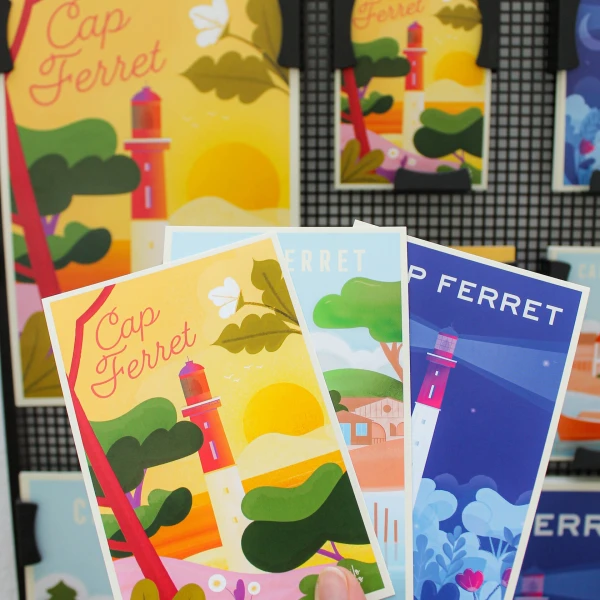 Sélection de produits de la boutique du Phare du Cap Ferret - Souvenirs et créations artisanales disponibles au monument