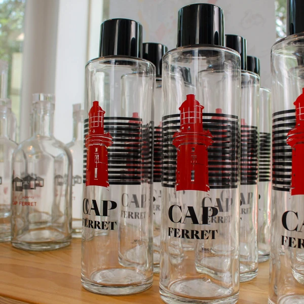 Photo de la boutique du Phare du Cap Ferret - Produits, souvenirs et créations artisanales du monument historique
